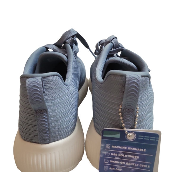 Skechers running shoes - Picture 3 of 4